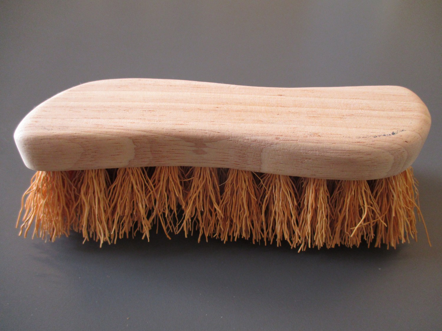 Brosse à main — photographie illustrative